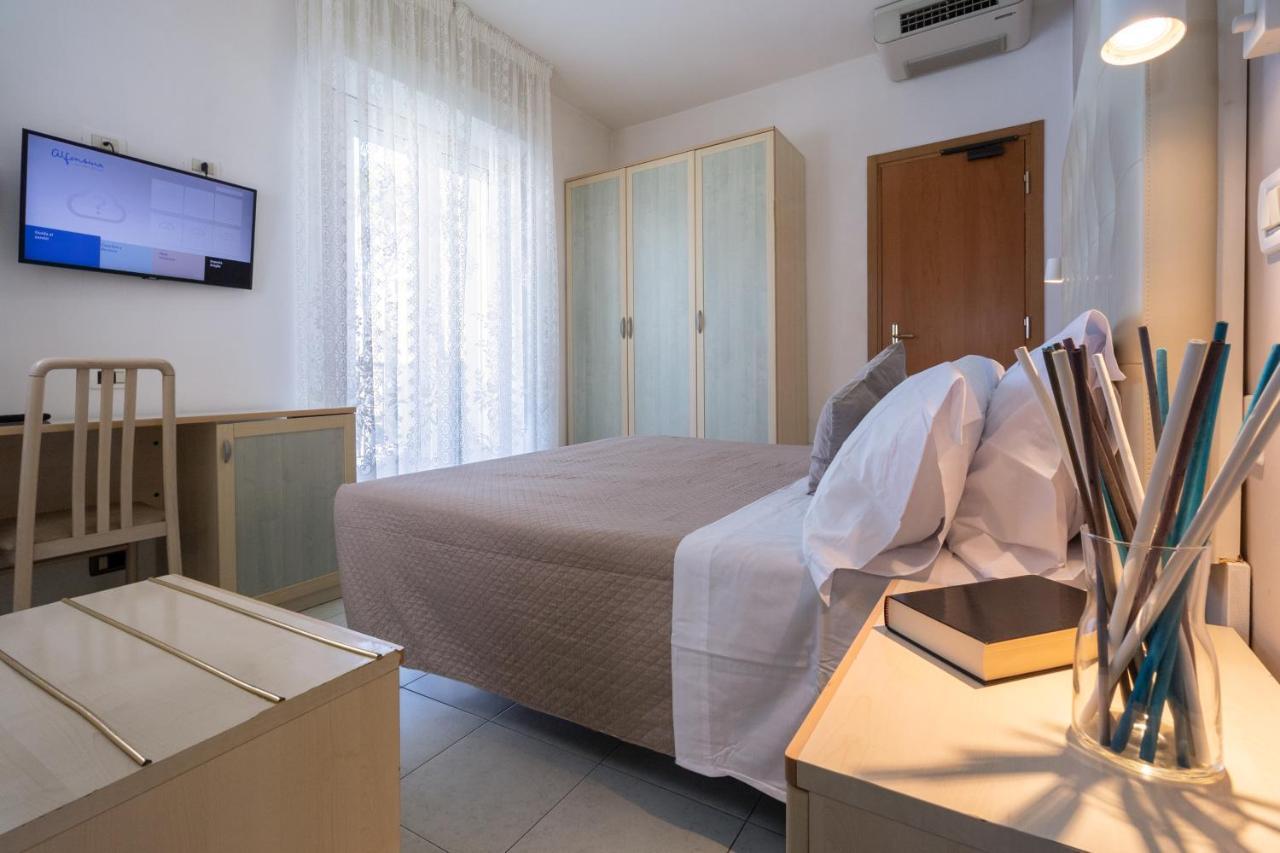 Hotel Alfonsina Riccione Exterior photo